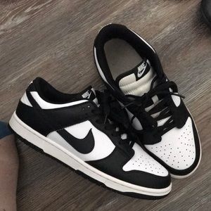 Panda Nike Dunks